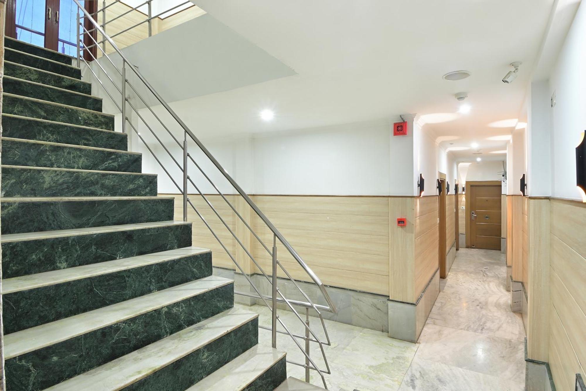Hotel Hari Piorko Grand - 2 Min From New Delhi Railway Station Экстерьер фото