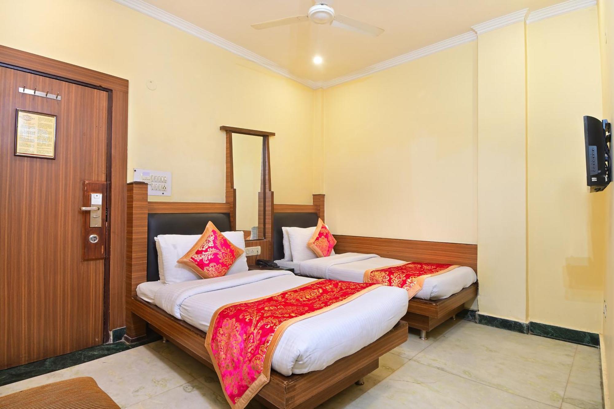 Hotel Hari Piorko Grand - 2 Min From New Delhi Railway Station Экстерьер фото