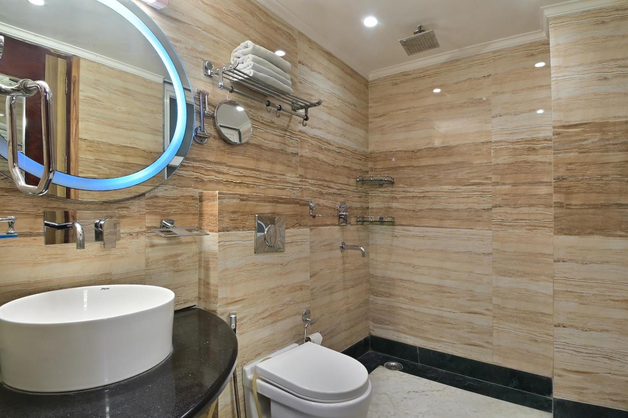 Hotel Hari Piorko Grand - 2 Min From New Delhi Railway Station Экстерьер фото